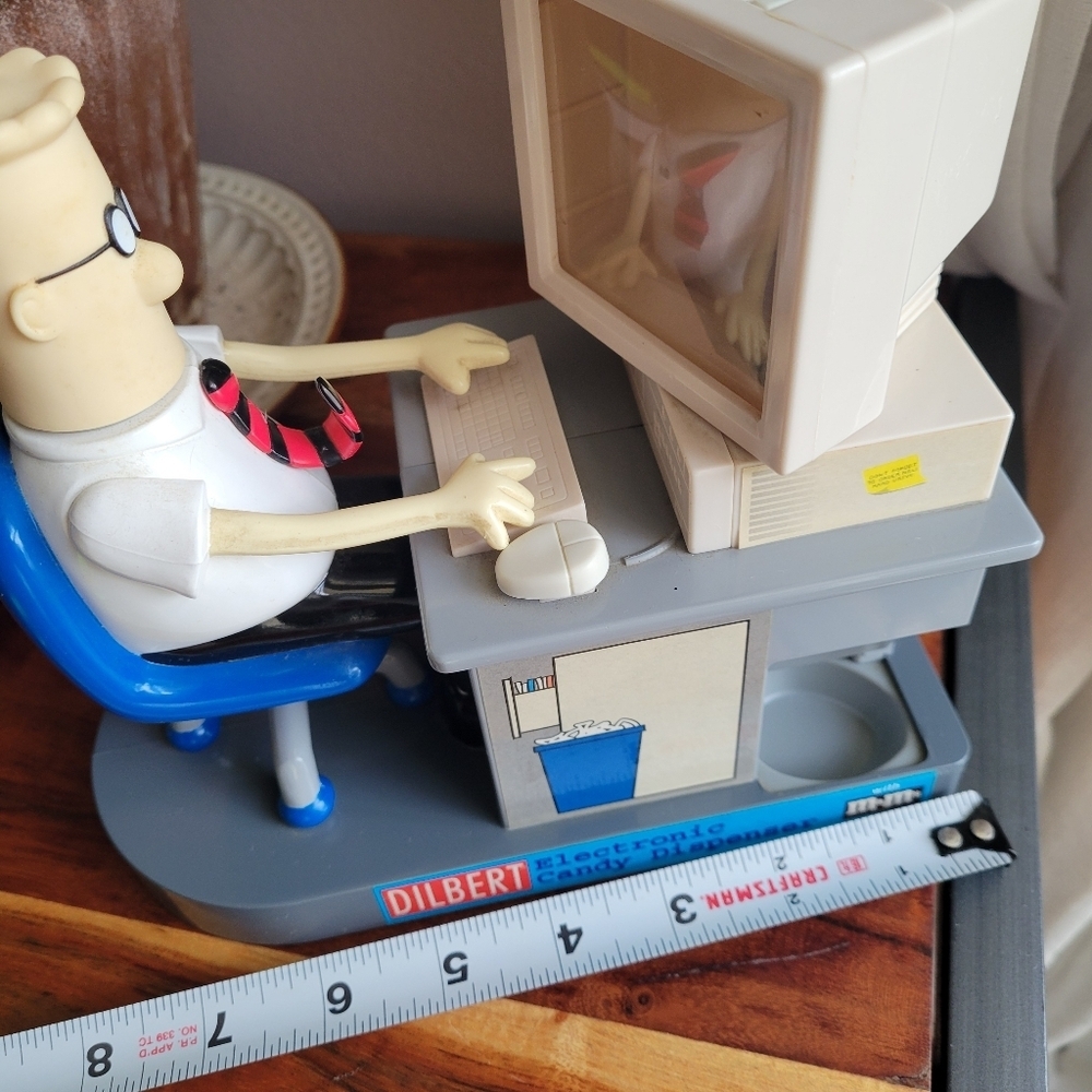 DILBERT 1998 Electronic M&M Candy Dispenser Computer Office Desk As Is - Picture 10 of 14